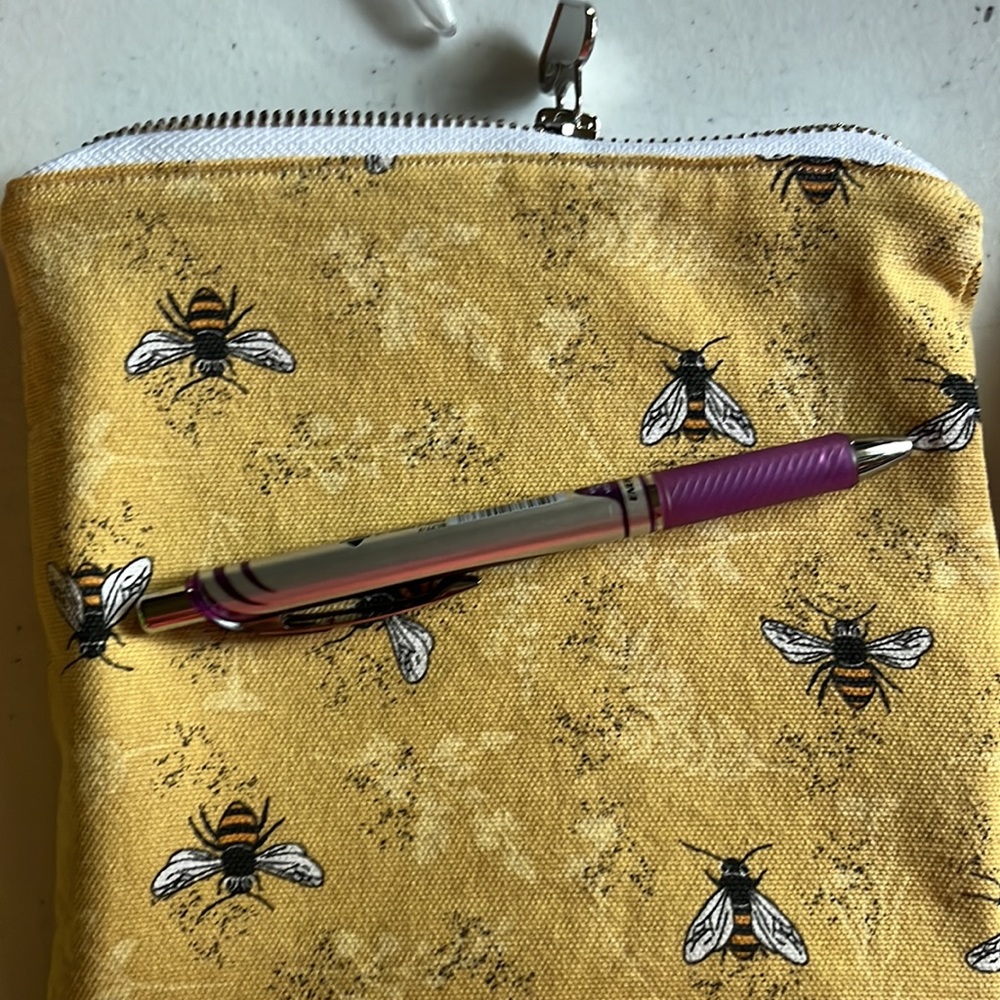 Bee Pouch - image 5